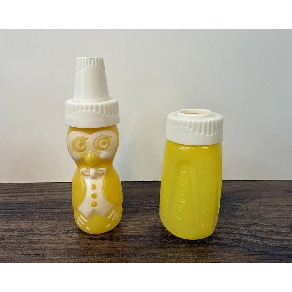 Vintage Lot Of 2 Gerber Plastic Baby Bottle Set Yellow Owl One Lid
